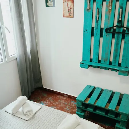 Lagom New, 5 Min Walk From The Sea Hostel