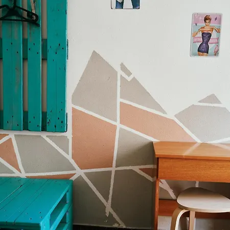 Lagom New, 5 Min Walk From The Sea Hostel