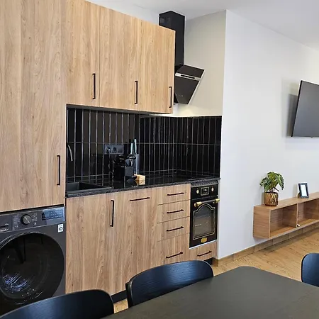 بيت شباب Lagom New, 5 Min Walk From The Sea