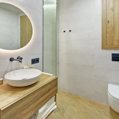 Lagom New, 5 Min Walk From The Sea *