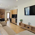 Lagom New, 5 Min Walk From The Sea *