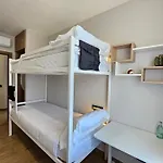 Lagom New, 5 Min Walk From The Sea Hostel *