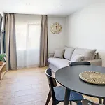 Lagom New, 5 Min Walk From The Sea Hostel