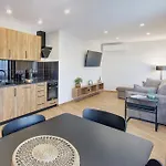 Lagom New, 5 Min Walk From The Sea Hostel
