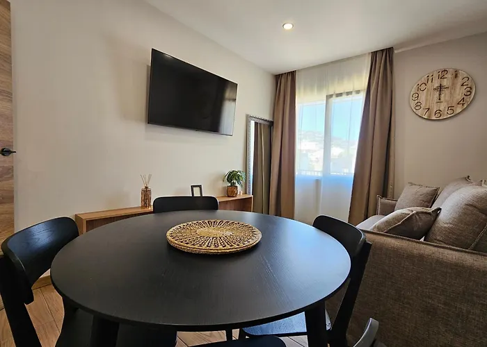 Lagom New, 5 Min Walk From The Sea Hostel Lloret de Mar