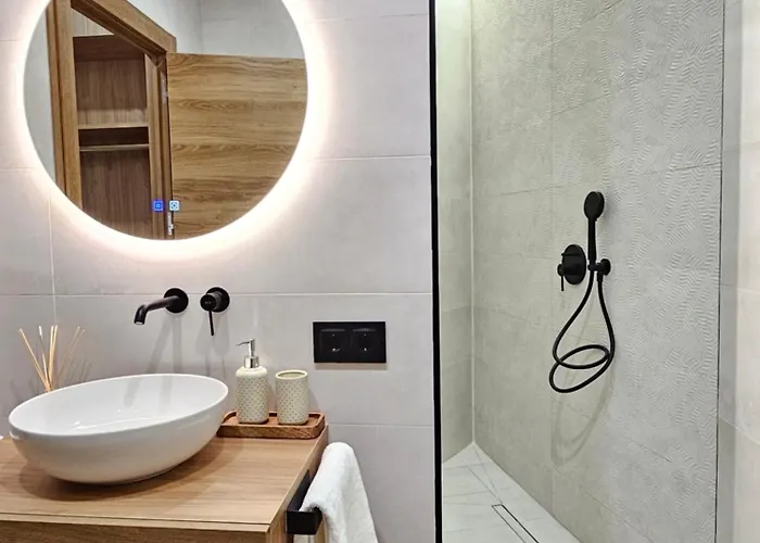 Vandrerhjem Lagom New, 5 Min Walk From The Sea Lloret de Mar