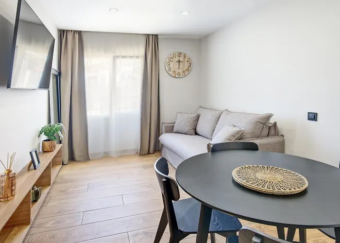 Lagom New, 5 Min Walk From The Sea Hostel